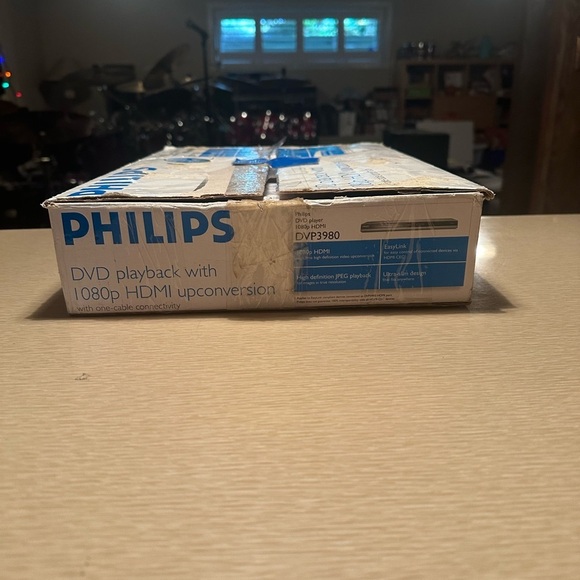 New In Box PHILIPS DVP-3980 DVD player playback with 1080p HDMI upconversion - Picture 4 of 7